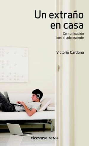 EXTRAÑO EN CASA, UN | 9788492819676 | CARDONA, VICTORIA | Llibreria La Gralla | Librería online de Granollers