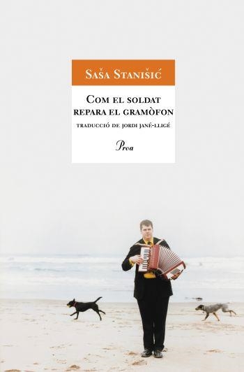 COM EL SOLDAT REPARA EL GRAMOFON (A TOT VENT, 488) | 9788484372868 | STANISIC, SASA | Llibreria La Gralla | Llibreria online de Granollers