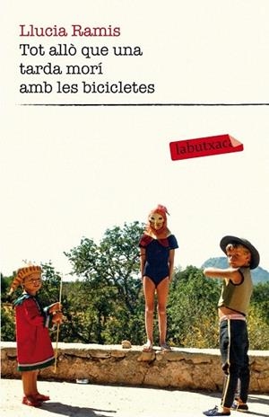TOT ALLÒ QUE UNA TARDA MORÍ AMB LES BICICLETES | 9788499308197 | RAMIS, LLUCIA | Llibreria La Gralla | Librería online de Granollers
