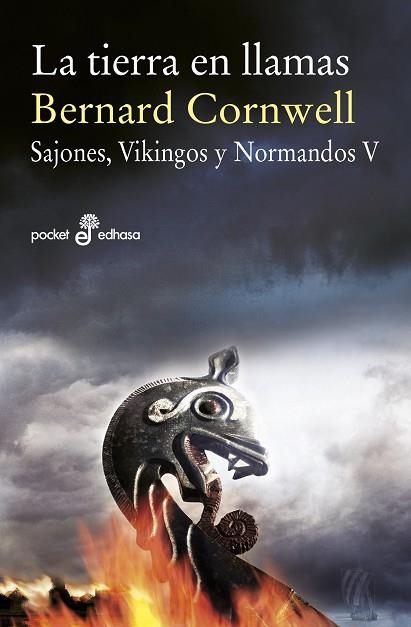TIERRA EN LLAMAS, LA (SAJONES VIKINGOS Y NORMANDOS V) | 9788435020008 | CORNWELL, BERNAND | Llibreria La Gralla | Librería online de Granollers