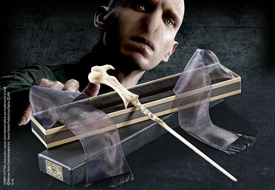 VARITA LORD VOLDERMORT CON CAJA OLLIVANDER (HARRY POTTER) | 8123700100732 | NOBLE PARTNERS | Llibreria La Gralla | Llibreria online de Granollers