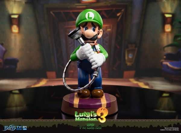 LUIGI. FIGURA DE 23 CMS. PVC STANDAR EDITION LUIGI'S MANSION 3 | 0761568005707 | DARK HORSE | Llibreria La Gralla | Llibreria online de Granollers