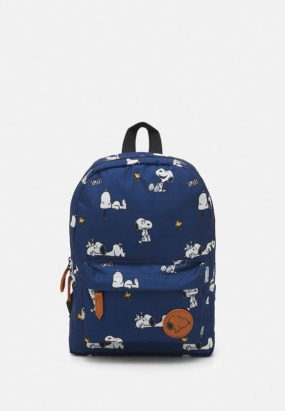 MOTXILLA EASTPAK ORBIT PEANUTS SNOOPY | 195436326913 | EASEK000043K571 | Llibreria La Gralla | Llibreria online de Granollers