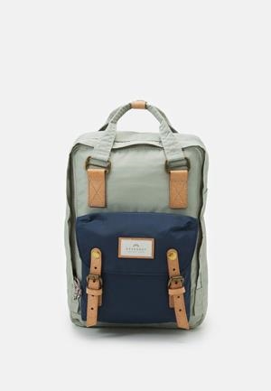 MOTXILLA DOUGHNOUT MACAROON JUNGLE GRIS BLAU MARI | 4895222507477 | PEPD010JG0769 | Llibreria La Gralla | Librería online de Granollers