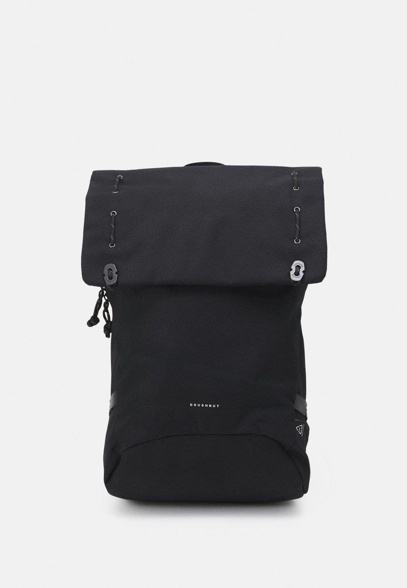 MOTXILLA DOUGHNUT WATERFALL BLACK | 4895222506616 | PEPD3450003F | Llibreria La Gralla | Librería online de Granollers