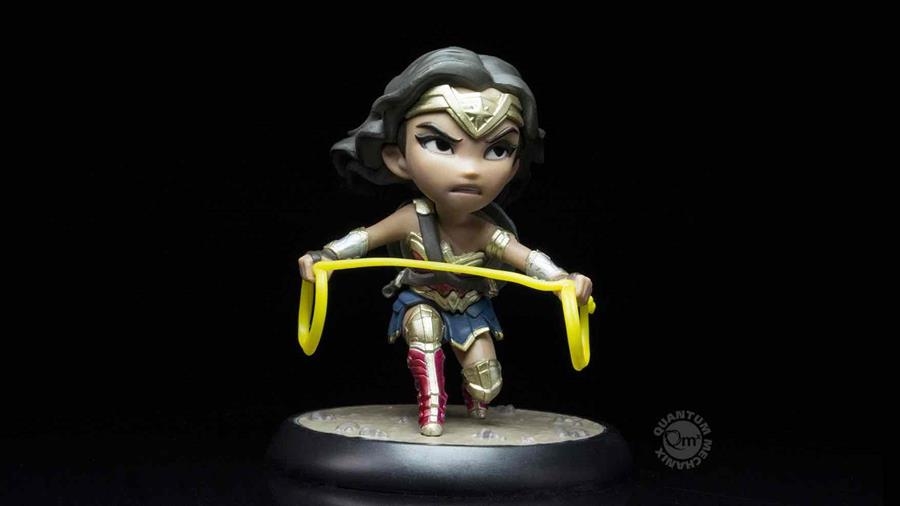 WONDER WOMAN. FIGURA DC COMICS JUSTICE LEAGUE Q-FIG | 8120950239076 | QUANTUM MECHANIX | Llibreria La Gralla | Librería online de Granollers