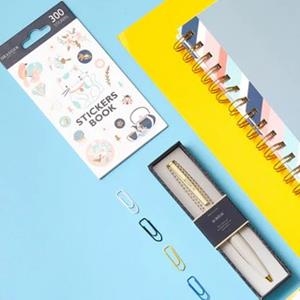 STICKERS HALLMARK DIFERENTS MOTIUS (622) | 3045670006225 | HAL622 | Llibreria La Gralla | Llibreria online de Granollers