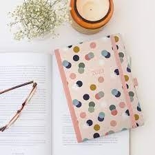 AGENDA 2023 MIQUELRIUS COSIDES GRAFIQUES A6 DP CAT | 8422593333327 | MR33332 | Llibreria La Gralla | Llibreria online de Granollers