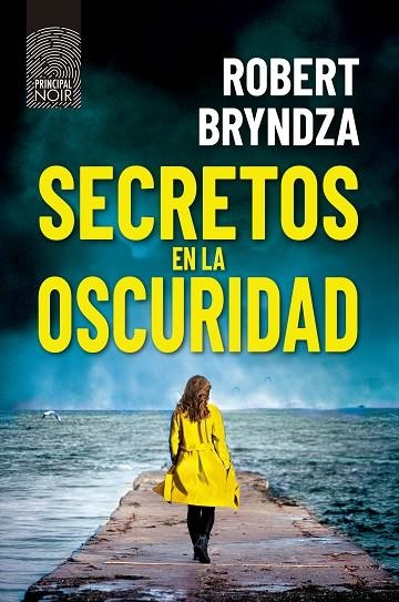 SECRETOS EN LA OSCURIDAD | 9788418216596 | BRYNDZNA, ROBERT | Llibreria La Gralla | Llibreria online de Granollers