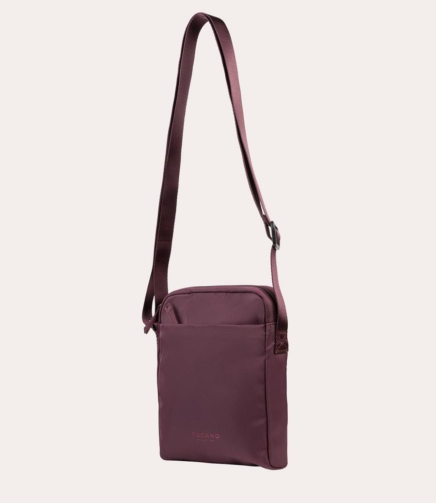 BANDOLERA TUCANO SPILLO GRANATE VERTICAL | 8020252186958 | TUC BSPILLOSB-PP | Llibreria La Gralla | Llibreria online de Granollers