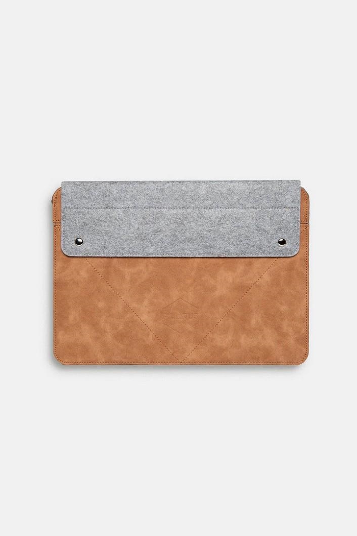 FUNDA PORTÀTIL 14'' O PORTADOCUMENTS PILATUS CLASSIC BROWN CARAMEL | PB001MARRO | PB001MARRO | Llibreria La Gralla | Librería online de Granollers