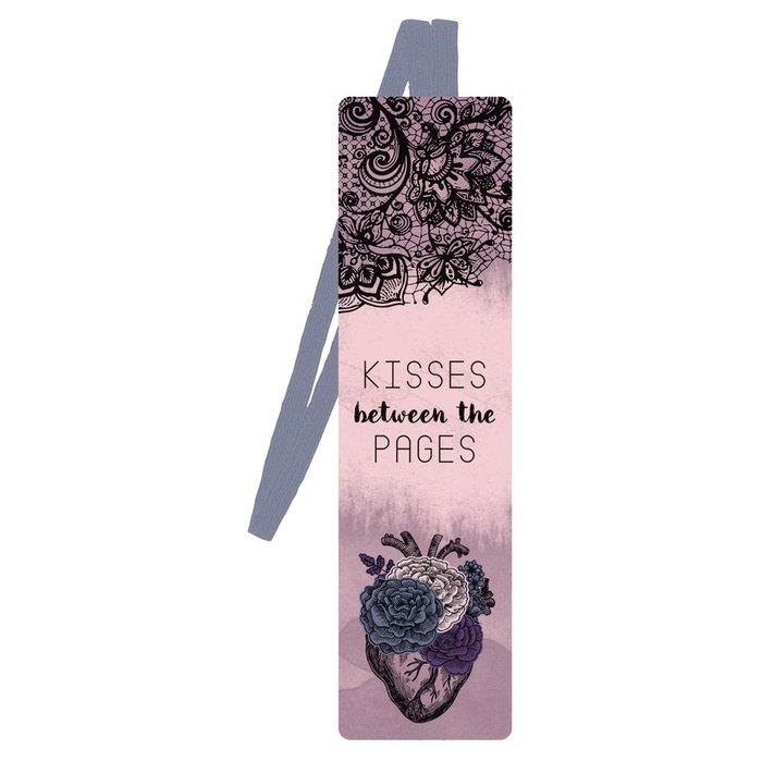 PUNT DE LLIBRE AMB CINTA ELASTICA KISSES BETWEEN THE PAGES | 4033477834904 | MOSES | Llibreria La Gralla | Llibreria online de Granollers