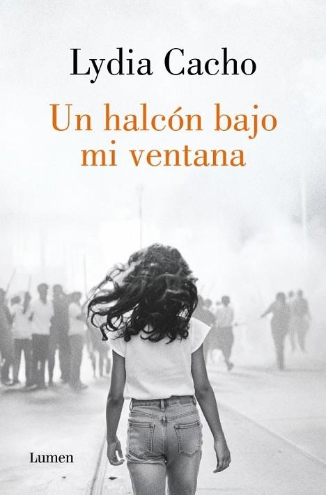 UN HALCÓN BAJO MI VENTANA | 9788426434210 | CACHO, LYDIA | Llibreria La Gralla | Llibreria online de Granollers
