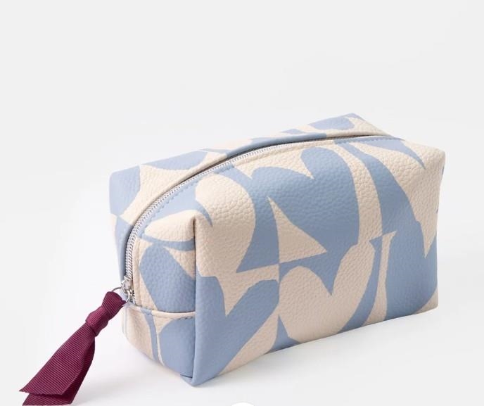 NECESSER CAROLINE GARDNER BLAU AMB MOTIU FLORAL | 5034931334427 | COMCCB120 | Llibreria La Gralla | Librería online de Granollers