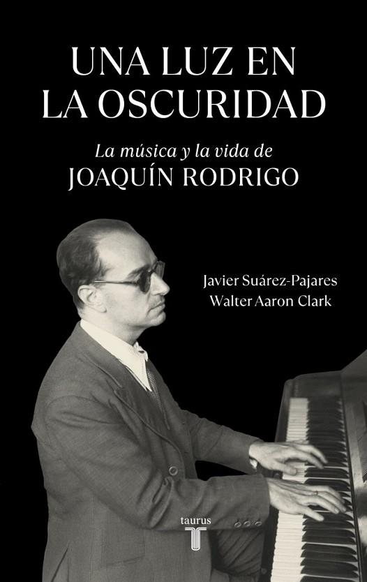 UNA LUZ EN LA OSCURIDAD | 9788430629107 | SUÁREZ-PAJARES, JAVIER ;  CLARK, WALTER AARON | Llibreria La Gralla | Llibreria online de Granollers